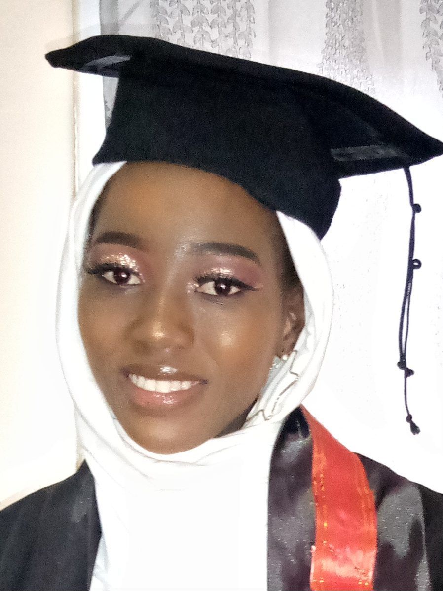 Hawa empieza la universidad